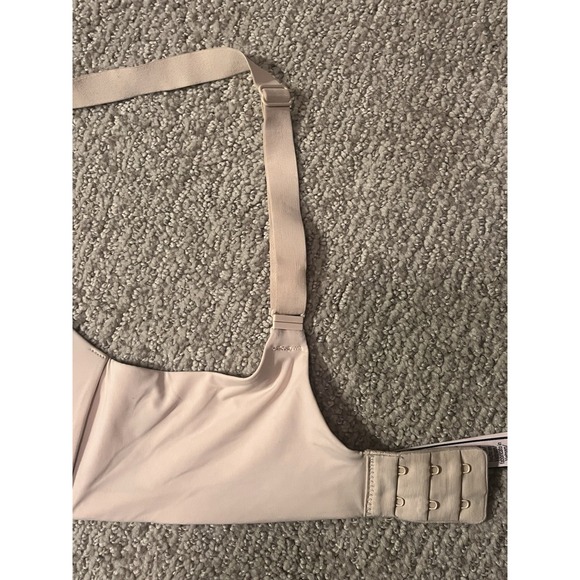 Victoria's Secret Bra 36DD T-Shirt Lightly Lined Wireless Beige Nude Convertible - Picture 4 of 9